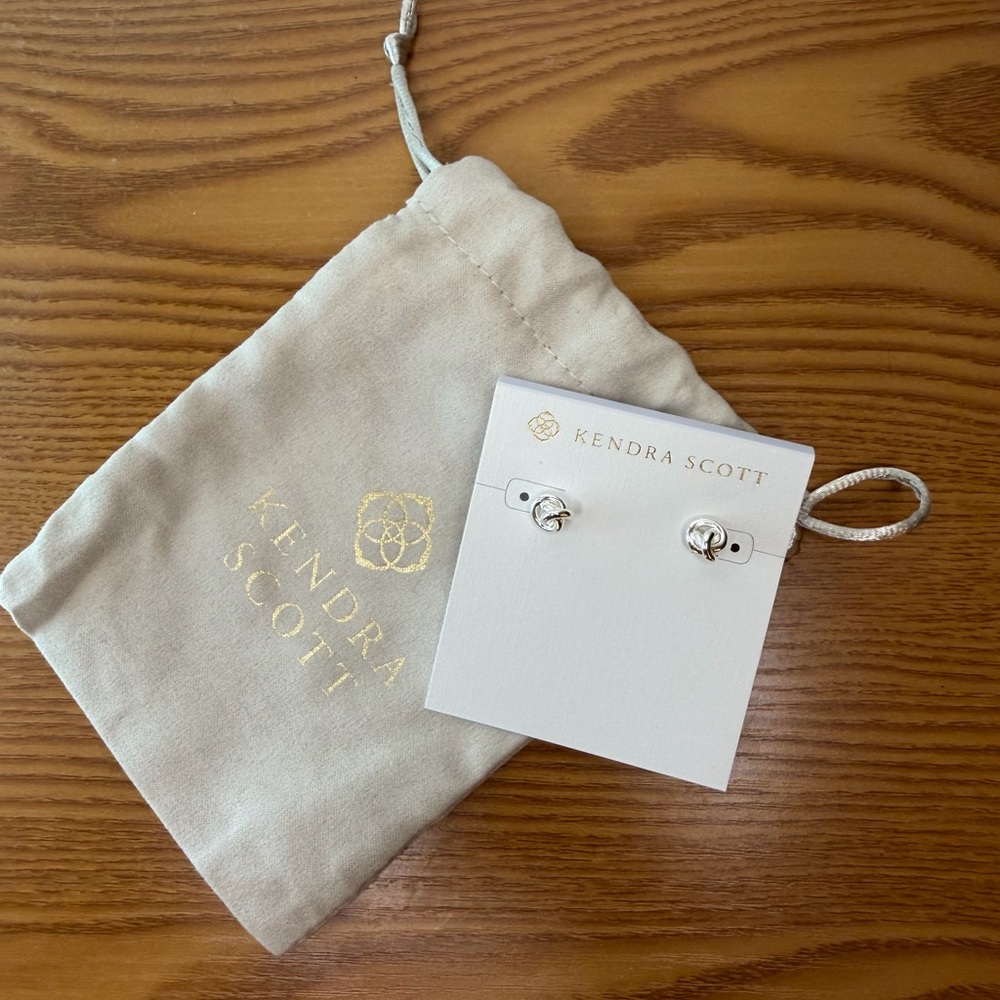 NWT Kendra Scott Presley Love Knot Stud Earrings in Bright Silver